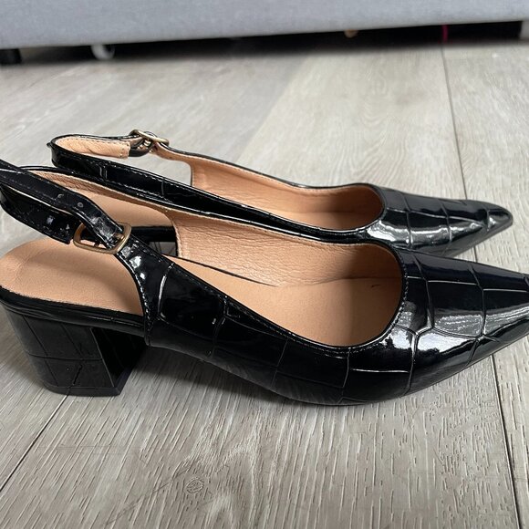 Black Patent Croc Pointy Toes Pumps - Picture 2 of 6